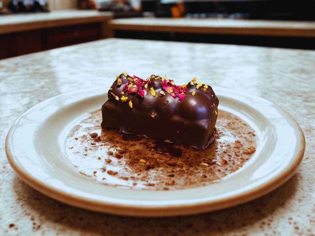 Baton czekoladowy z kremem pistacjowym